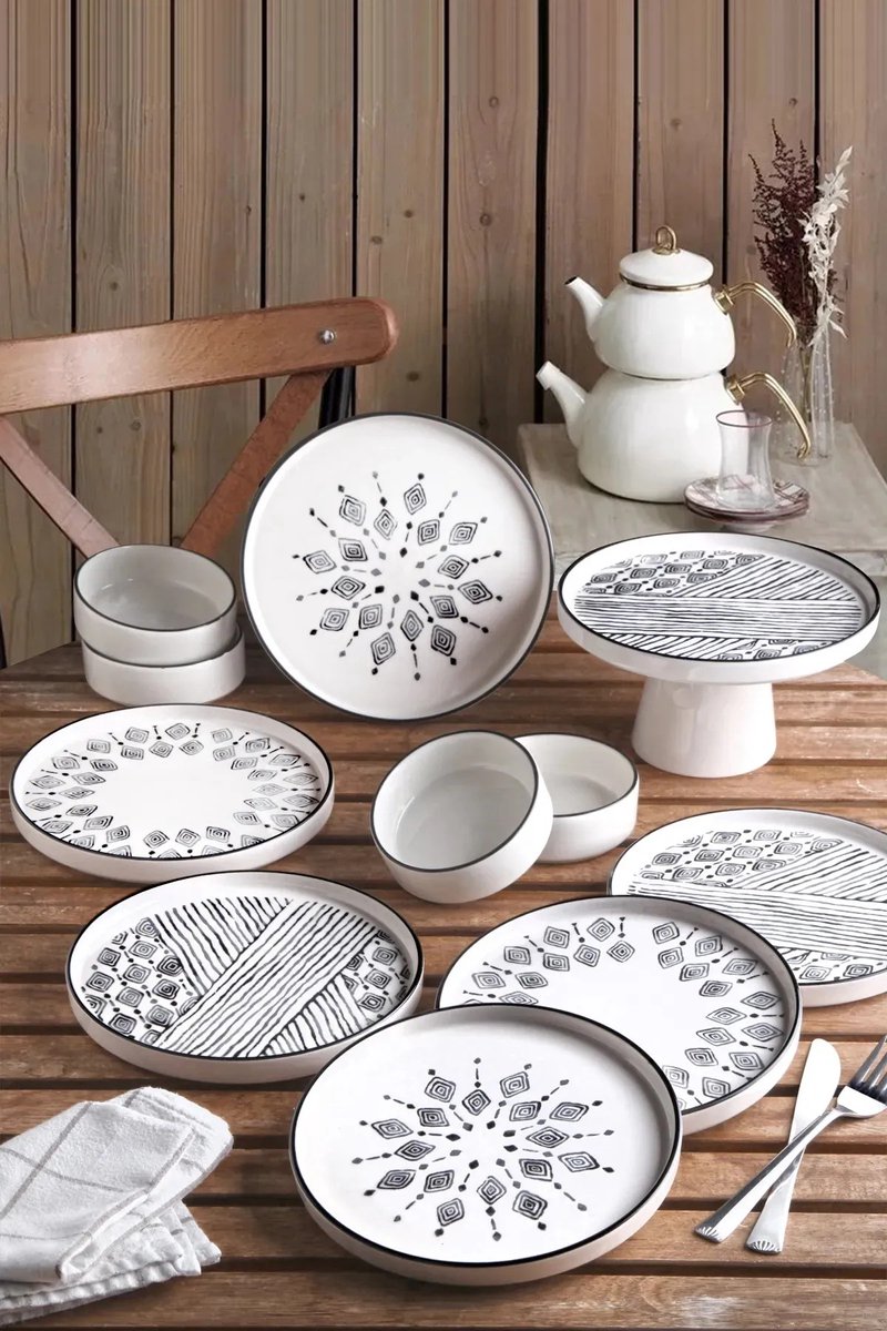 servies, bord, borden, keramiek, kleurig patroon