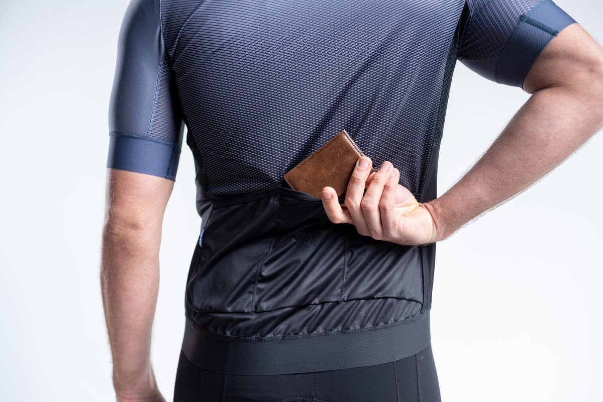 Kleding, Mouw, Portemonnee, Shirt, Lange mouwen, Kleding, Mouw, Portemonnee, Shirt, Lange mouwen