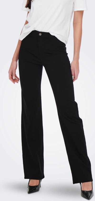 broek, zwarte broek, wijdere pasvorm, broek met rechte pijp, kleding