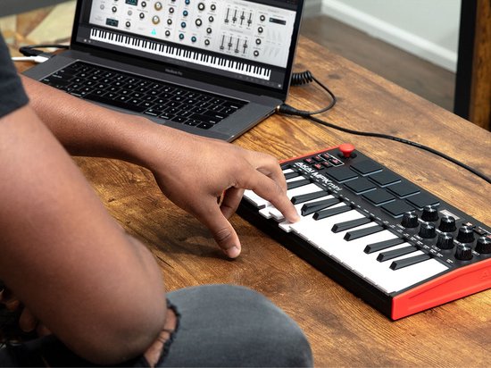 Akai Professional MPK Mini MK3 - Mini keyboard controller