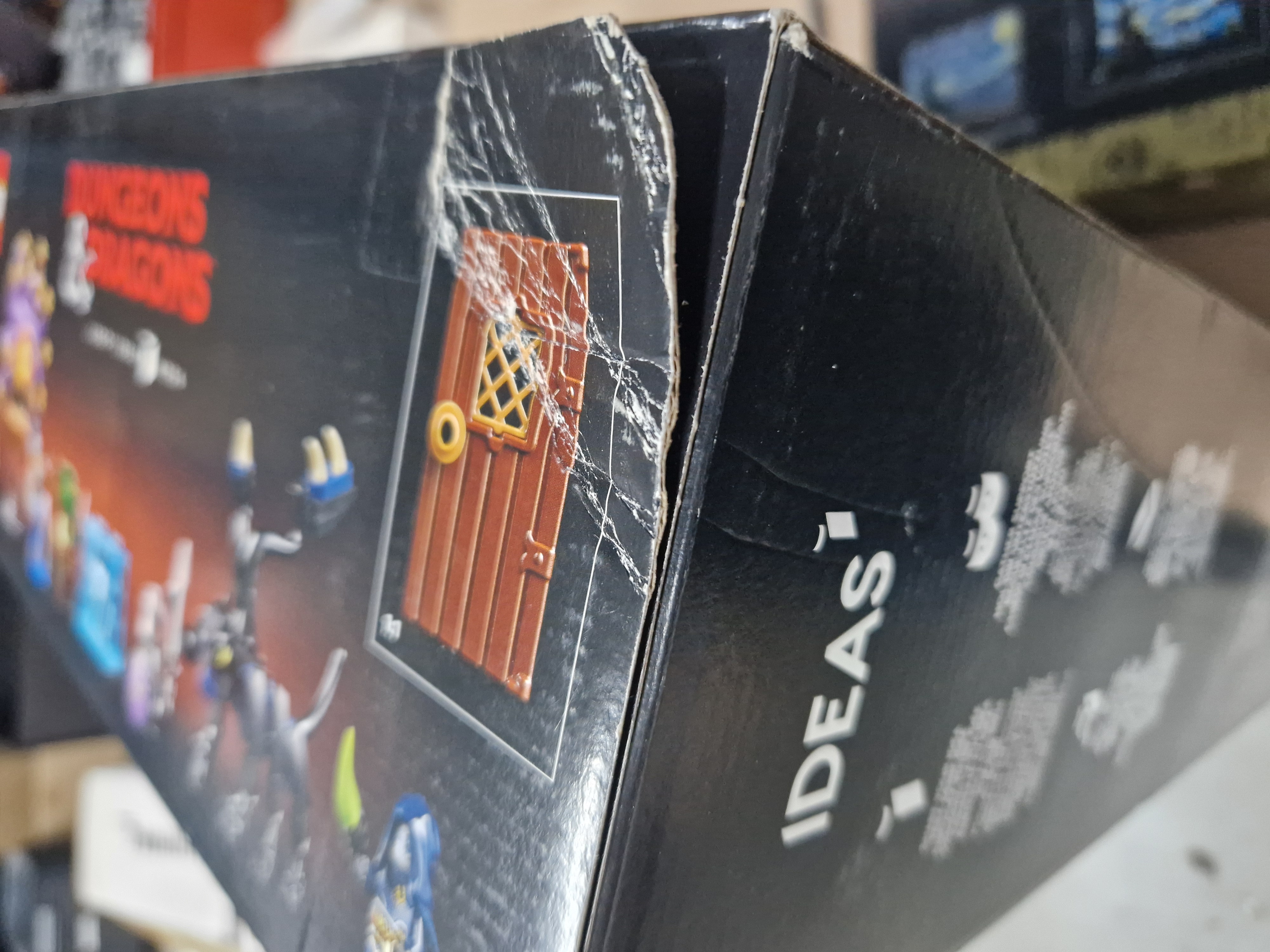LEGO Ideas Dungeons & Dragons - het verhaal van de rode draak - 21348