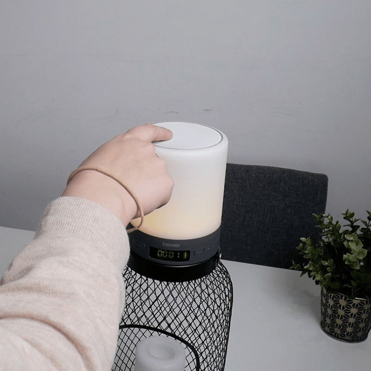 Beurer WL 50 Wake-up light – FM radio - Bluetooth® voor eigen muziek - Nachtlamp – Alarm/Snooze - LE