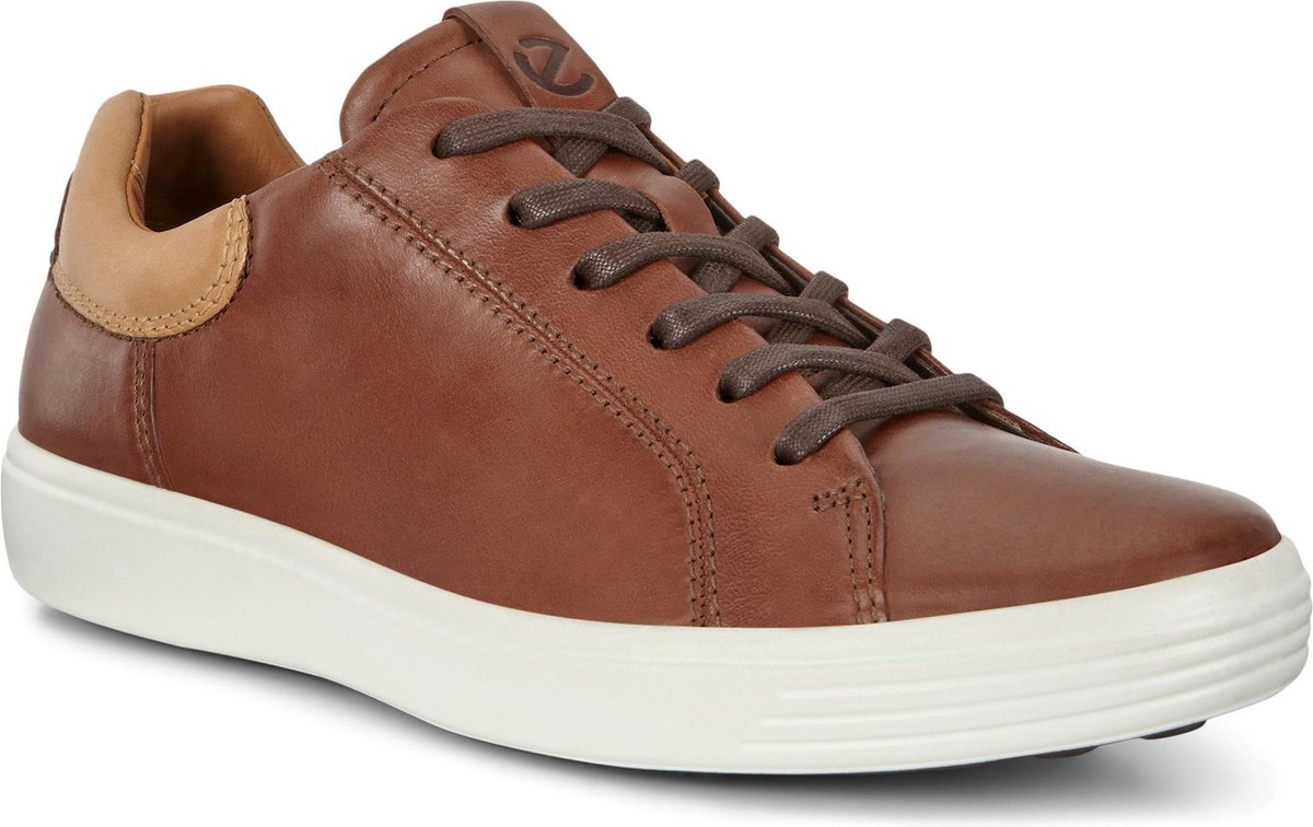 lederen sneaker, bruine sneaker, casual schoen, witte zool, lounge schoen