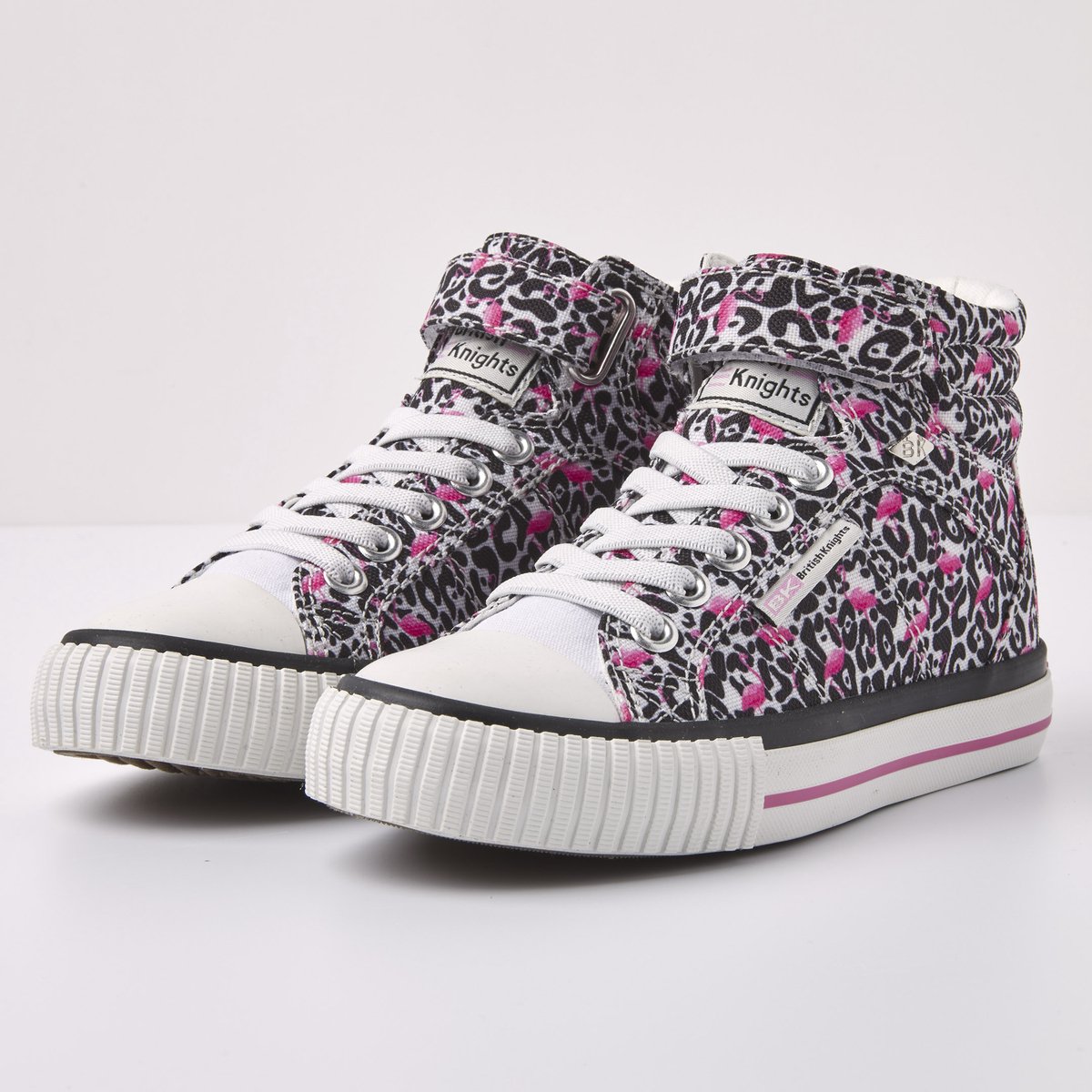 sneakers, hoog bovenkant, luipaard patroon, roze accenten, veters