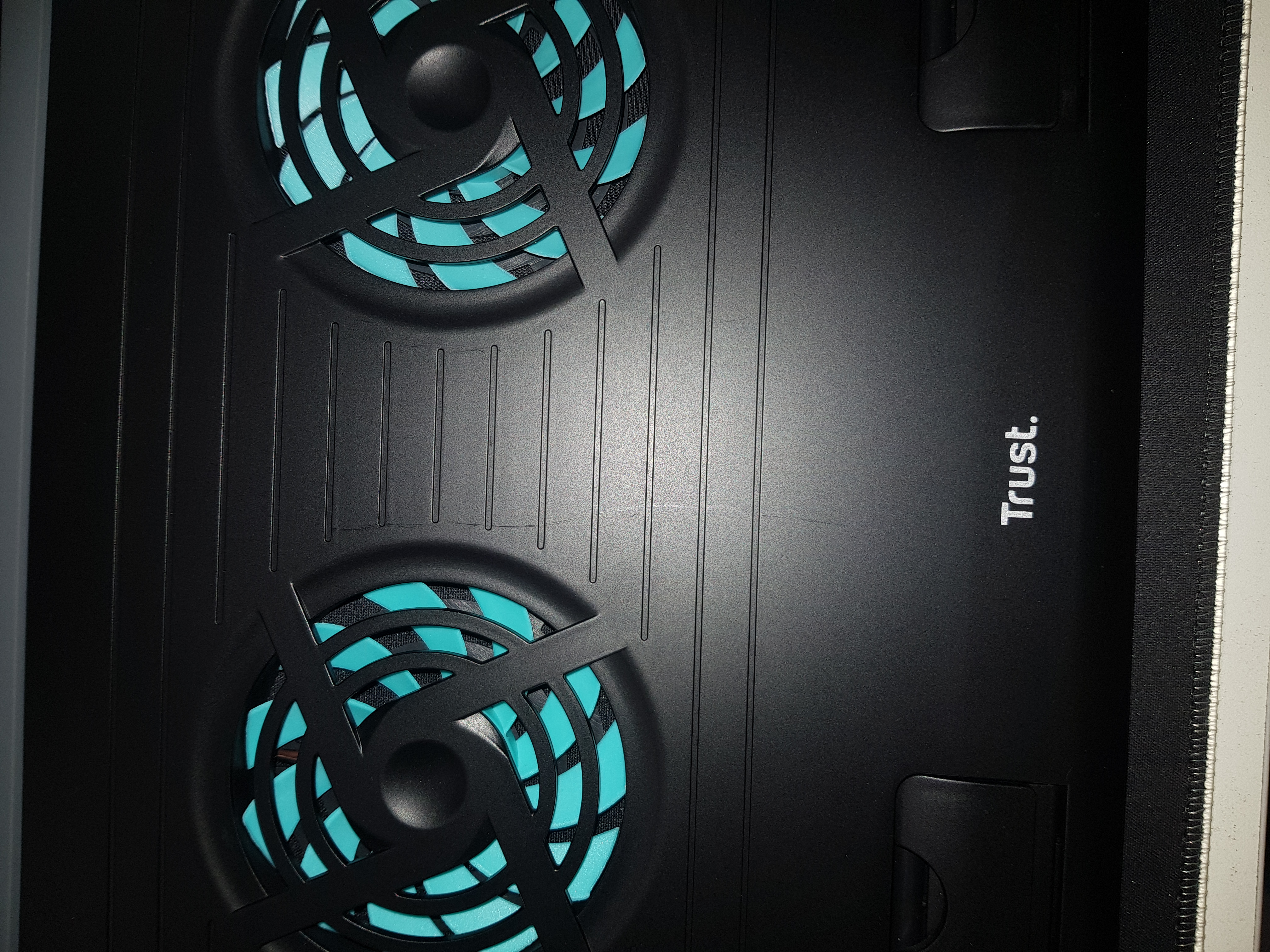 Trust Cyclone - Laptopstandaard met koeling - Aanpasbare kantelen - Max 16 inch