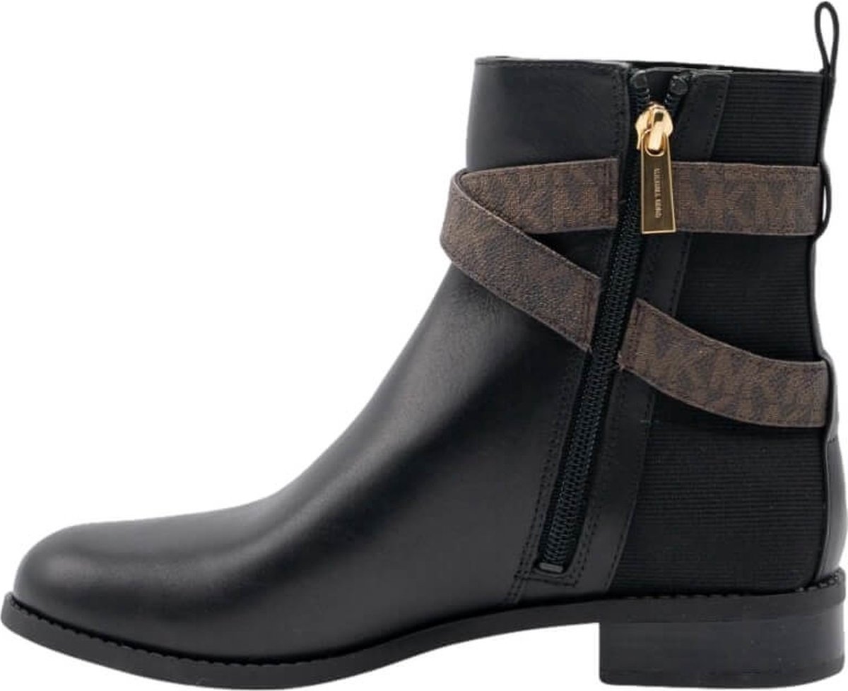 Kleding, Schoeisel, Schoen, Kleding, Schoeisel, Schoen