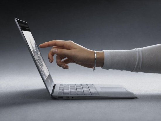 Refurbished - Microsoft Surface Laptop - Core i5 - 8 GB - 128 GB / Qwerty