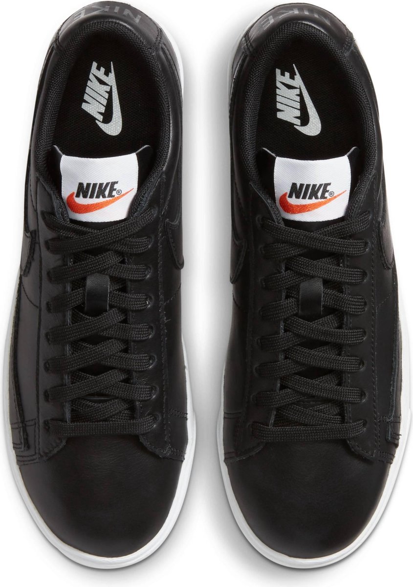 Nike - Maat 38 - Blazer Low Le Dames Sneakers - Black/Black-White-Gum Lt Brown