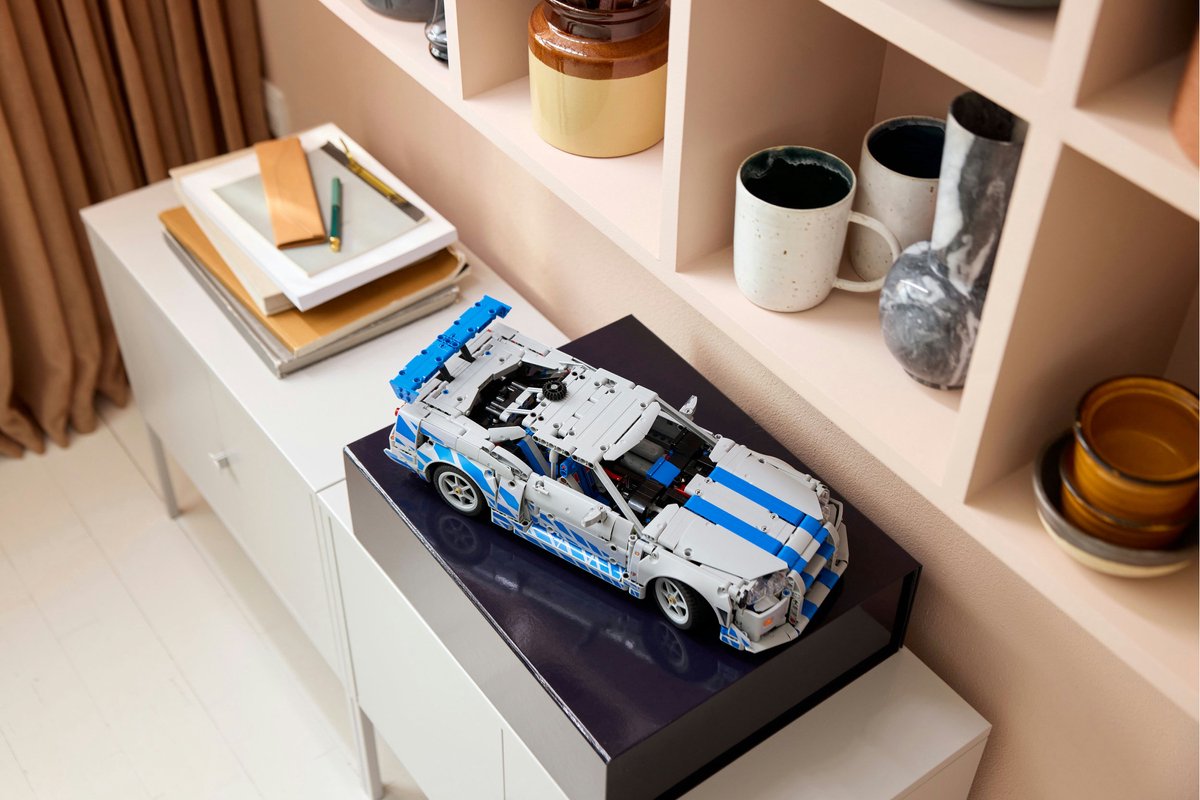 LEGO® Technic 2 Fast 2 Furious Nissan Skyline GT-R (R34) Auto - 42210