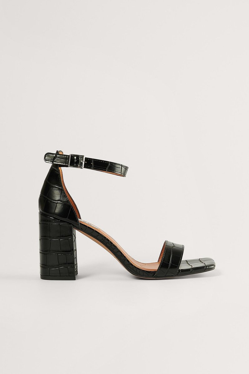 hakentor, sandalen, drielaar, crocopatroon, olidel