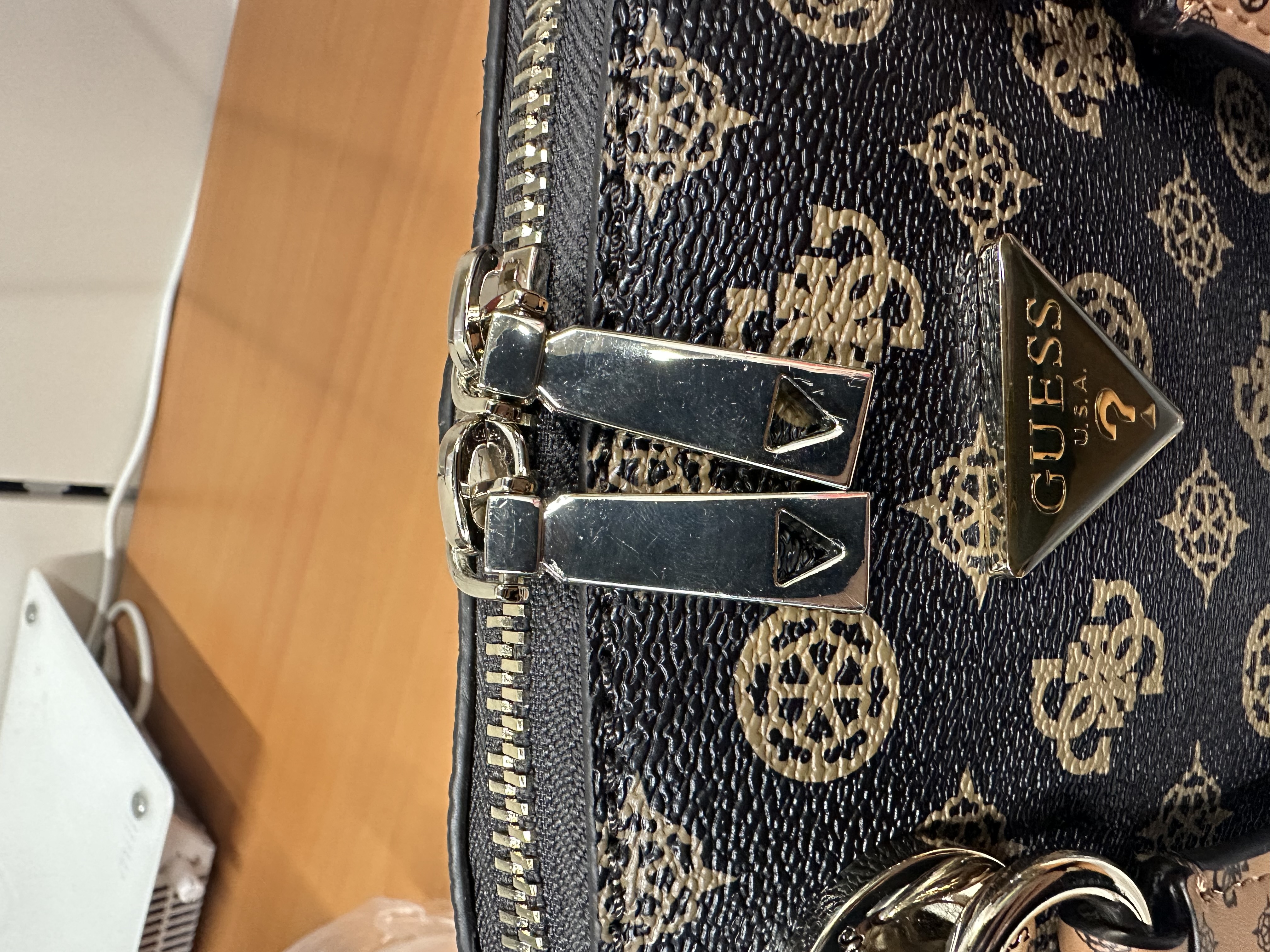 Guess  - bruin - Crossbodytas Cessily