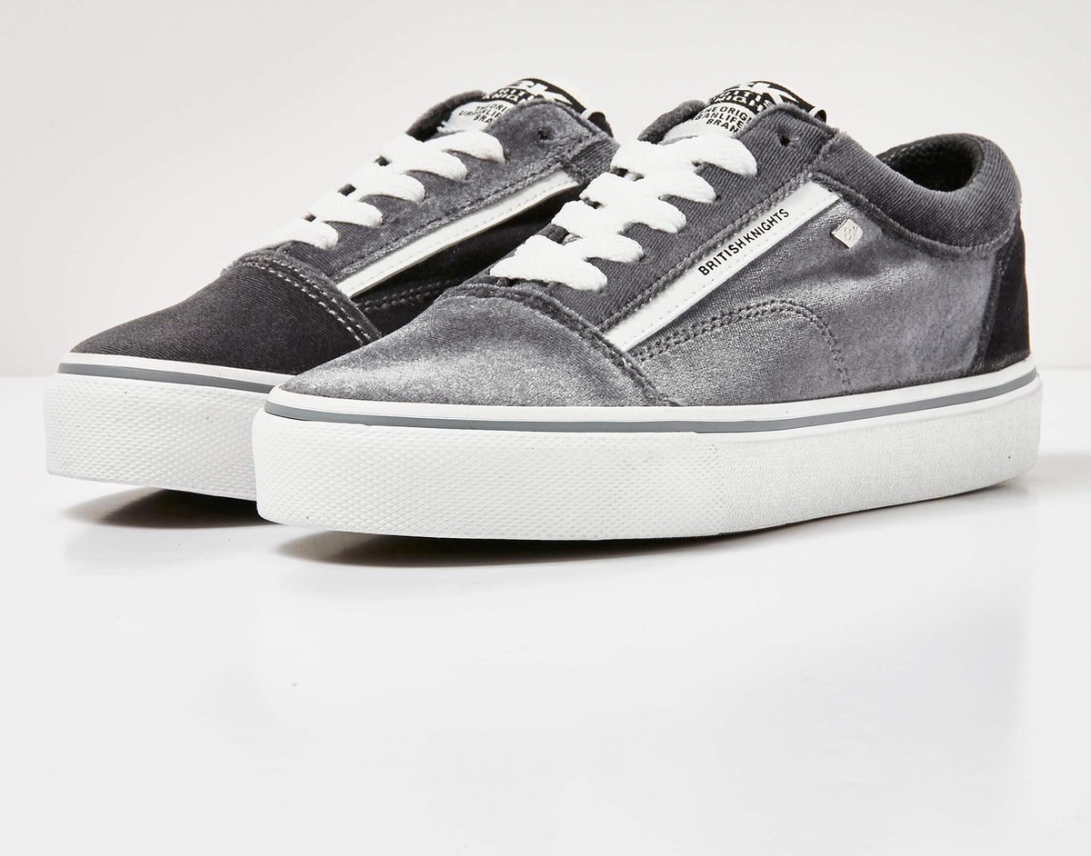 Kleding, Schoeisel, Schoen, Sneaker, Suede