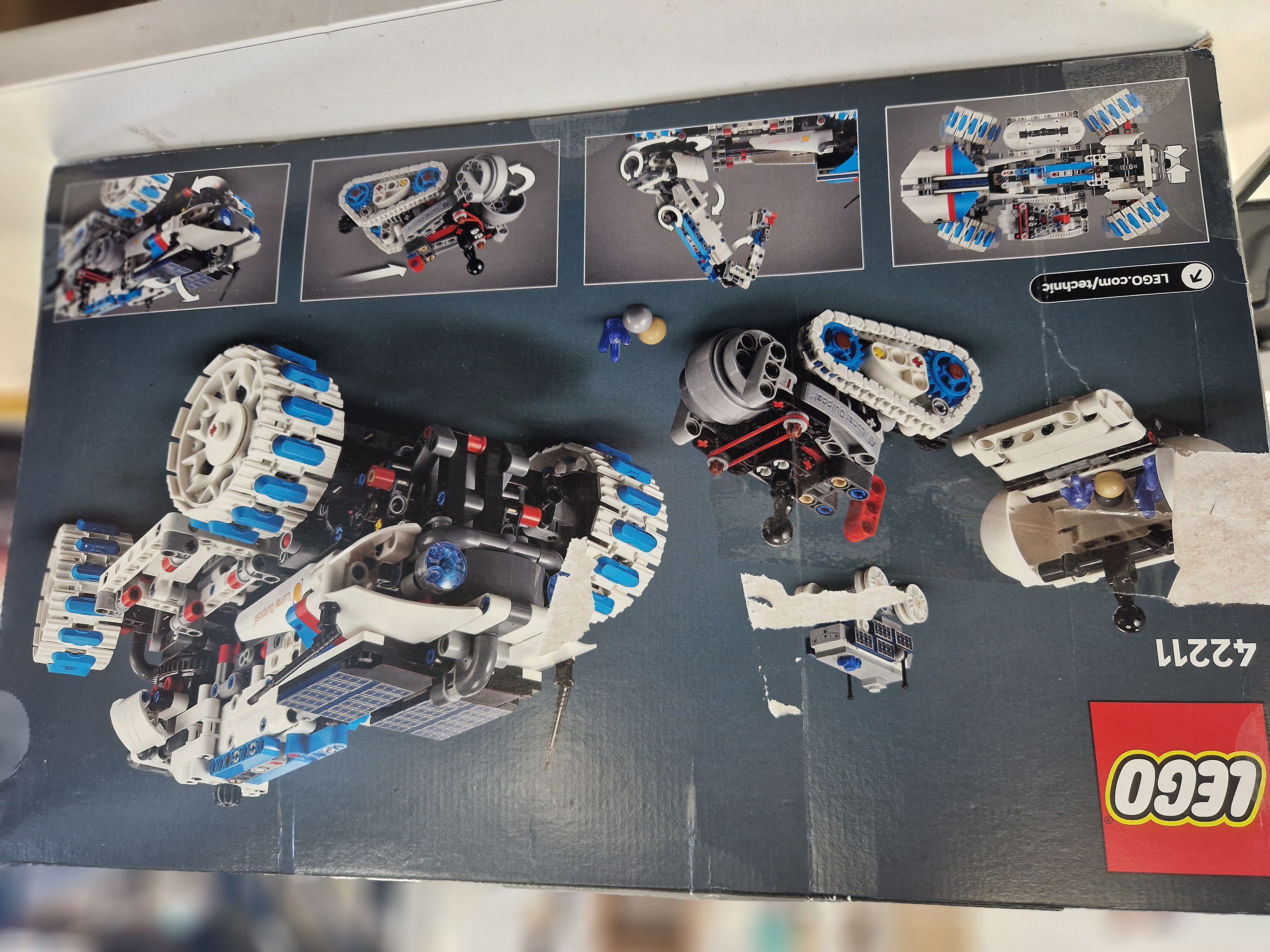 LEGO® Technic Lunar Outpost™ Maanrover Ruimtevoertuig - 42211