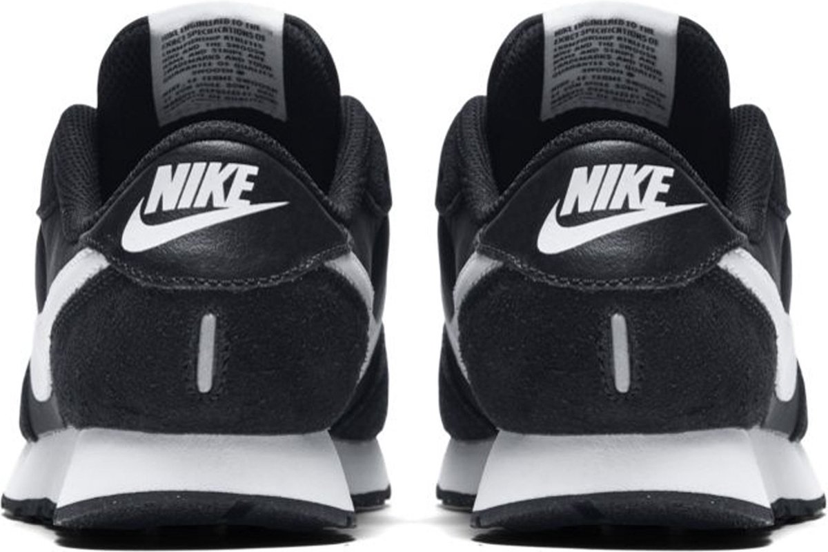 Nike MD Valiant Unisex Sneakers - Maat 36.5 - black
