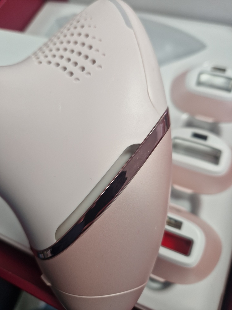 epilator, roze, plastic,  perforaties, chroom