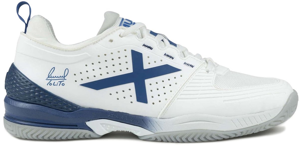 sneaker, witte schoen, sportschoen, blauw accent, mesh upper