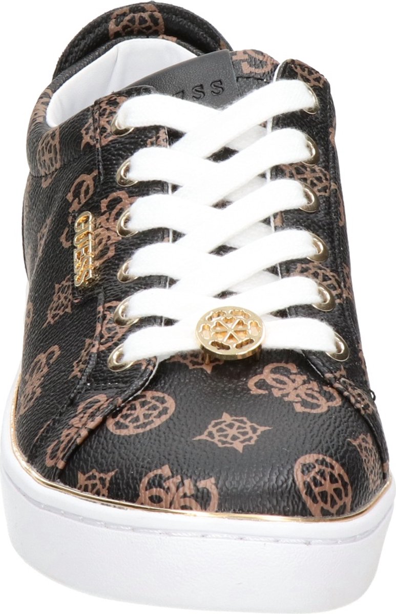 Schoeisel, Schoen, Sneaker, Tas, Handtas, Schoeisel, Schoen, Sneaker, Tas, Handtas