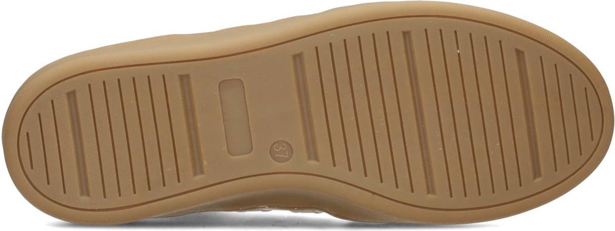 sole, outsole, gum sole, slip resistant, shoe tread