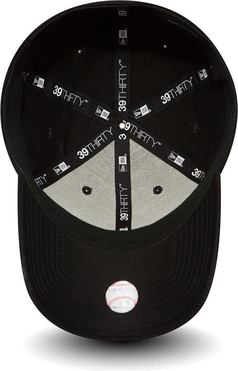 New Era MLB New York Yankees Cap - 39THIRTY - M/L - Black/Black