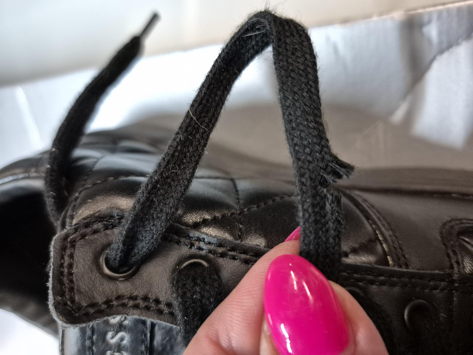 Schoeisel, Schoen, Vinger, Persoon, Sneaker