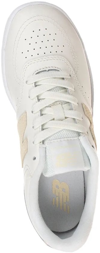 sneaker, witte sneaker, sportieve schoen, casual sneaker, luxe label zichtbaar niet