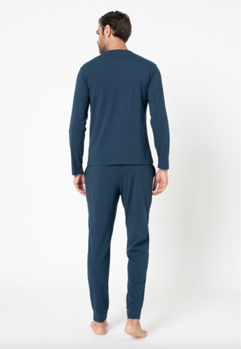 Kleding, Formele kleding, Kostuum, Pyjama, Kleding, Formele kleding, Kostuum, Pyjama