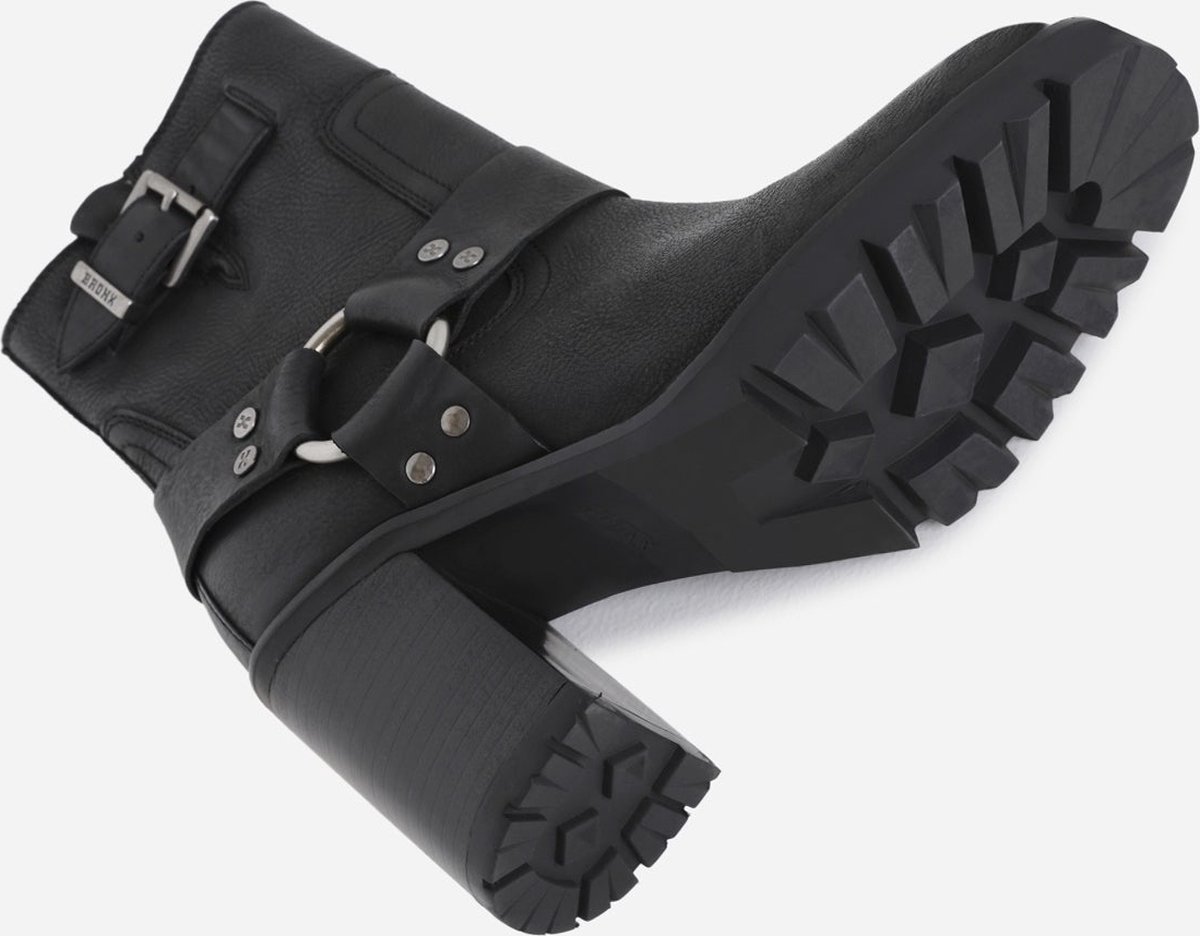 Kleding, Schoeisel, Schoen, Sneaker, Sandaal, Kleding, Schoeisel, Schoen, Sneaker, Sandaal