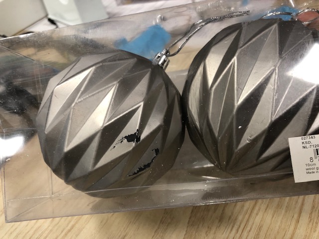 426f-5a15-4f72-aad8-02001bf7e9be Koopjeshoek - kerstbal plastic geometrisch 10cm Wool grey