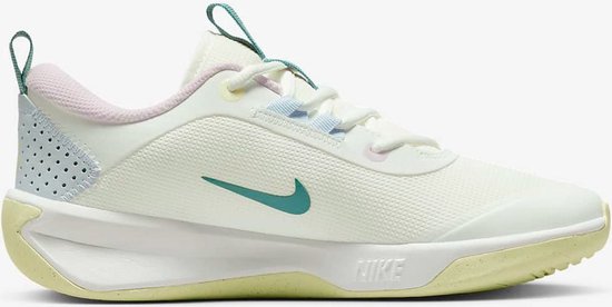 Nike Omni Multi-Court - maat 38- Sportschoenen Unisex