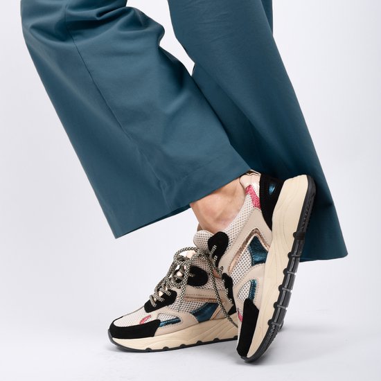 Kleding, Schoeisel, Schoen, Sneaker, Persoon