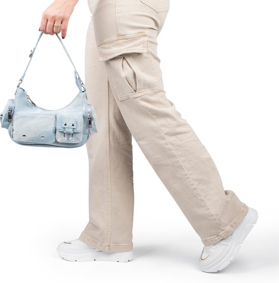 broeken, cargo pants, beige, khaki, handtas