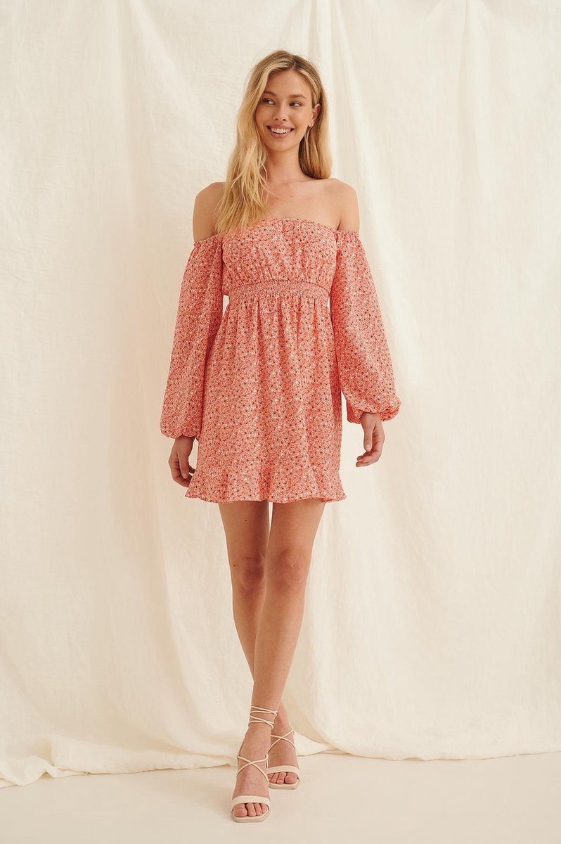 NA-KD  - Maat EU 38  - Off Shoulder Smocked Recycled Mini- Vrouwen Jurk - Painted Floral Coral