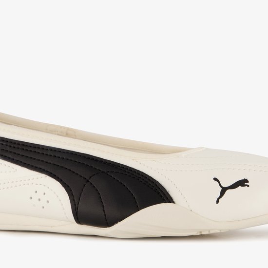 sneaker, zwarte accenten, witte schoen, luxe touwband, puma stijl