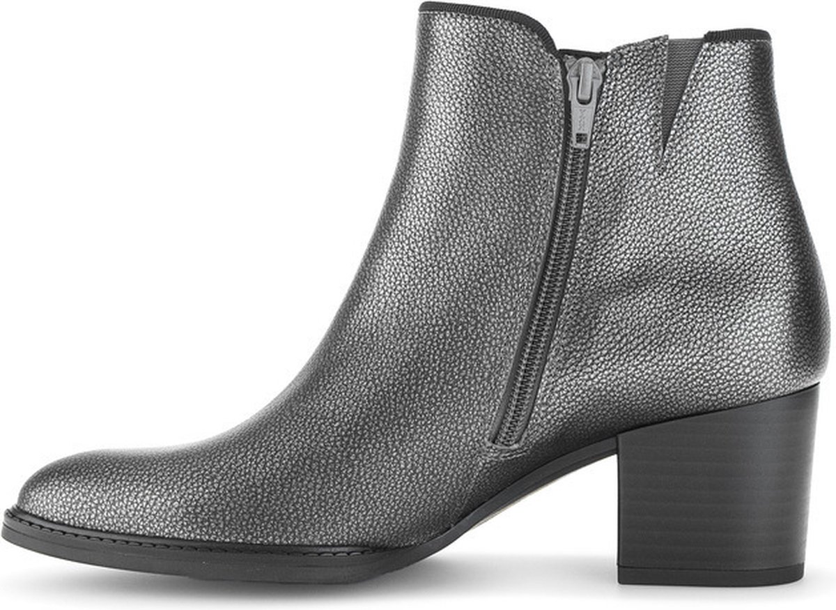Kleding, Schoeisel, Schoen, Hoge hak