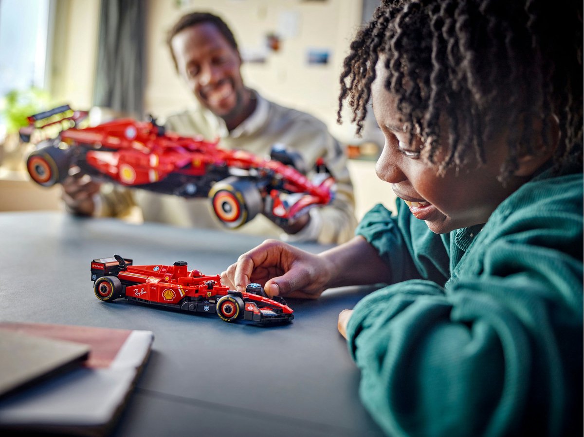 LEGO Technic - Ferrari SF-24 F1 auto - 42207