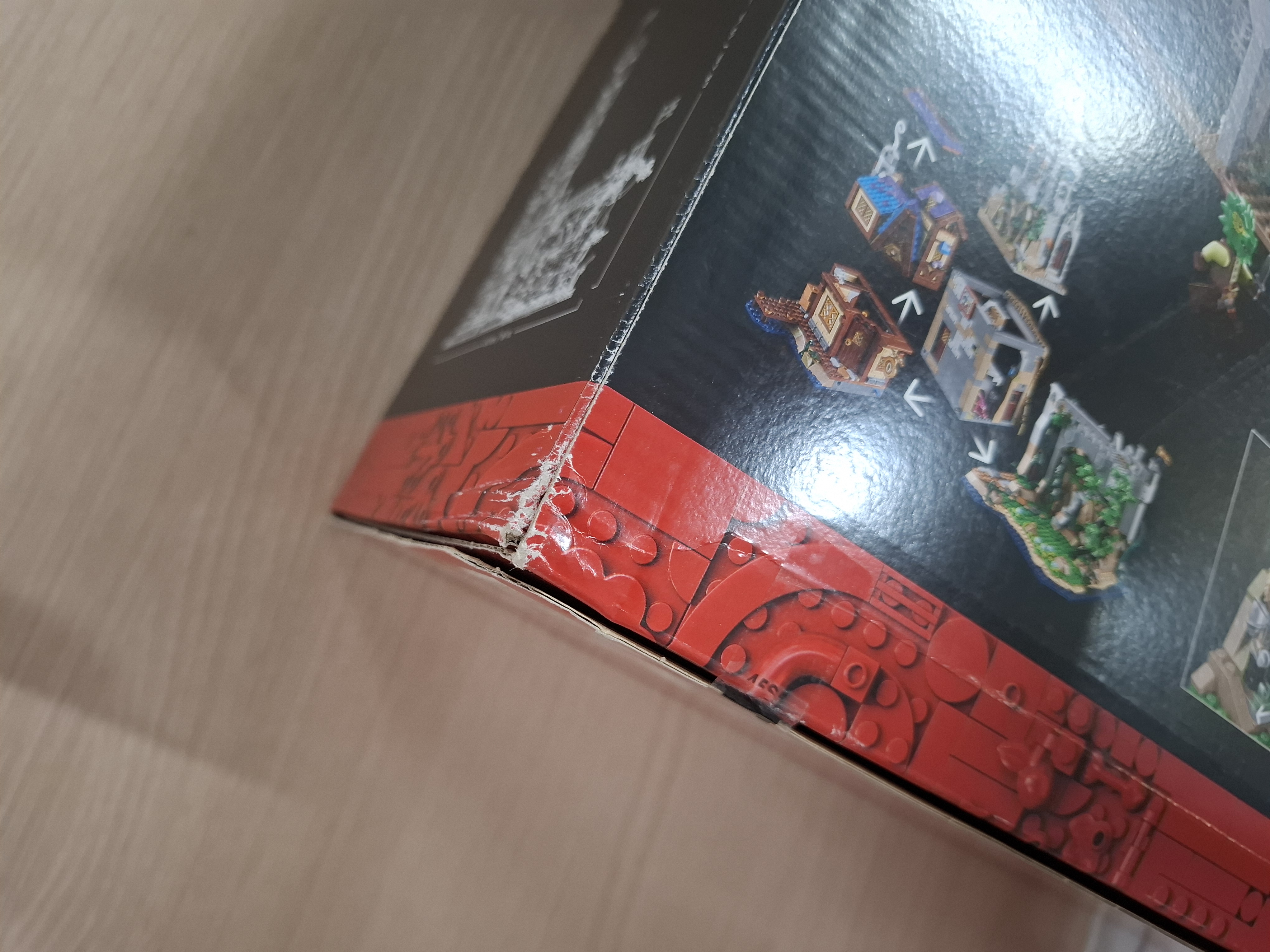 LEGO Ideas Dungeons & Dragons - het verhaal van de rode draak - 21348