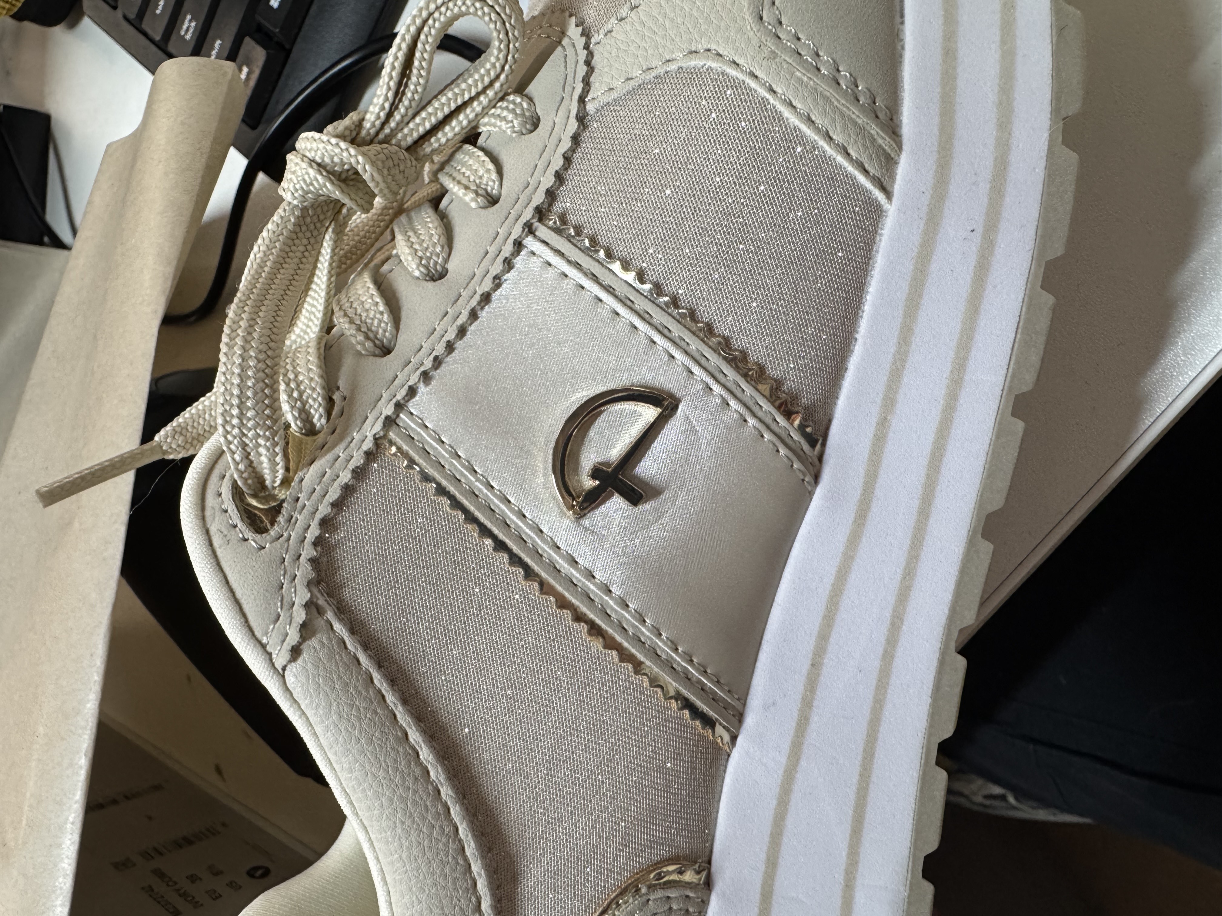 Kleding, Schoeisel, Schoen, Sneaker