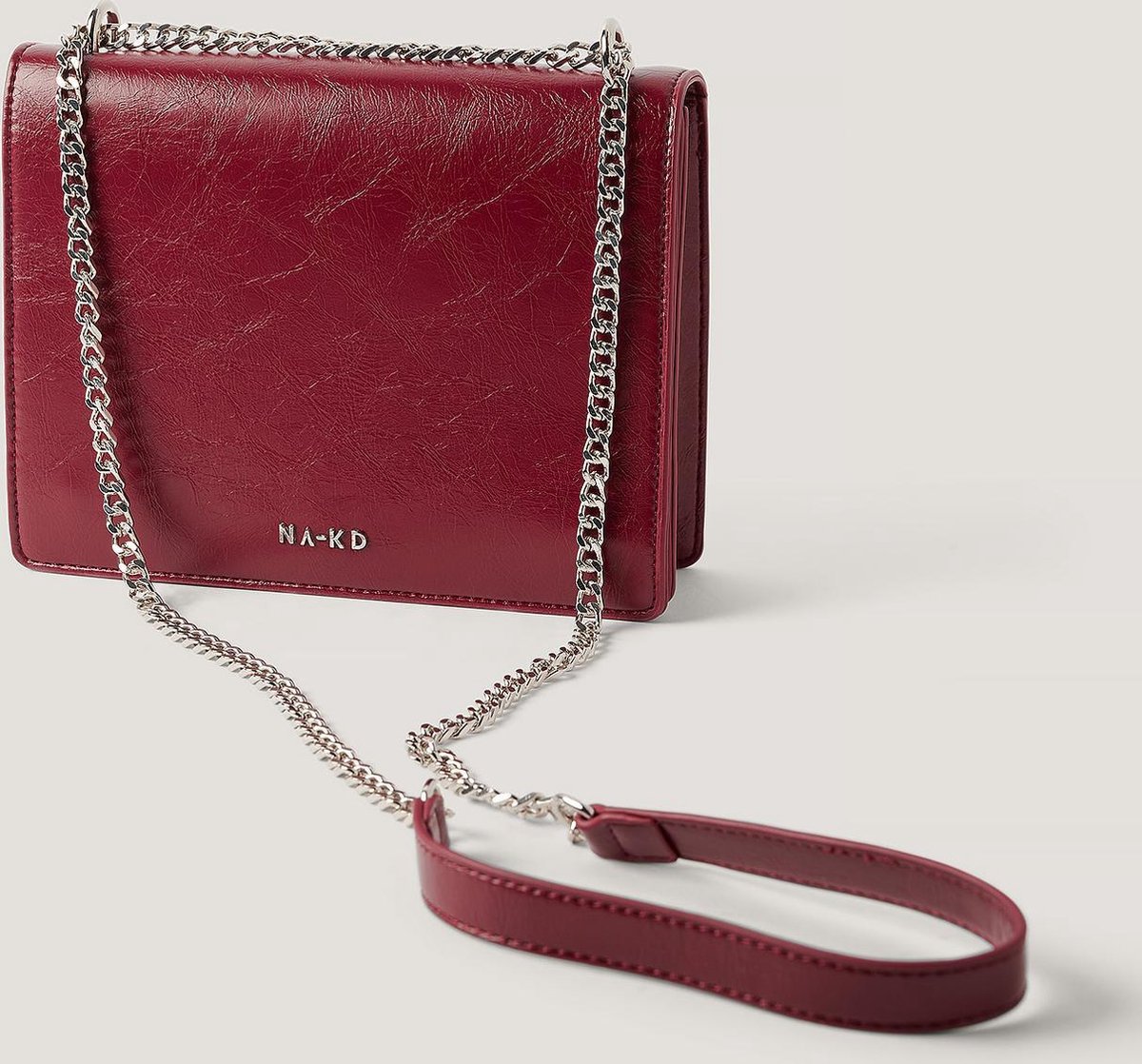 NA-KD Patent Chain Vrouwen Tas
