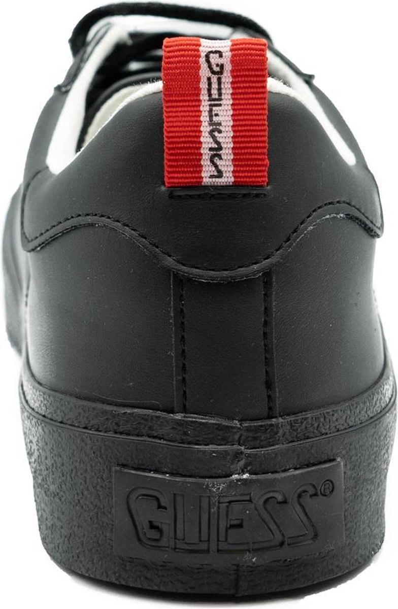GUESS Mima Smart - Maat 45 - Dames Sneakers - Zwart