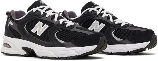 sneakers, witte schoenen, paar, paar stoere looptraining, zwarte details