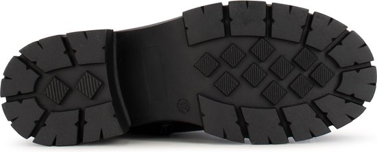 Schoeisel, Schoen, Sneaker, Granaat, Wapen