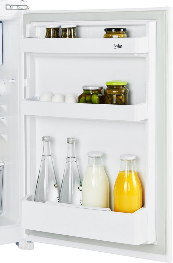 koelkast, deurvakken, glazenfles, melk/fles, look van beko