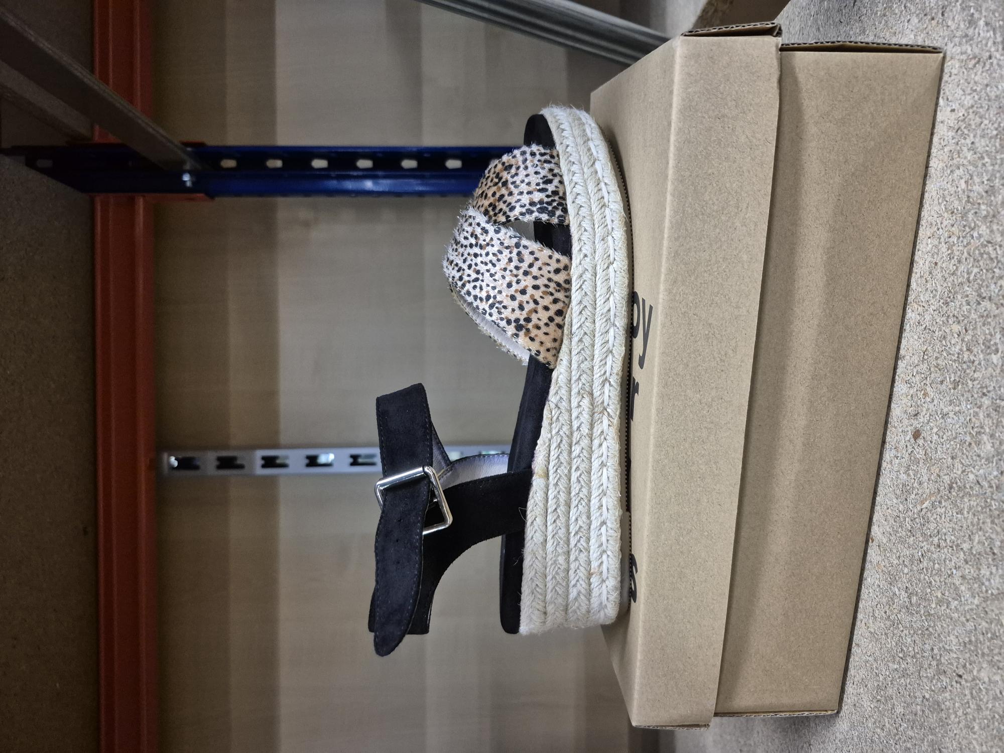 sandalen, leopard, dierenvacht, enkelriem, hak