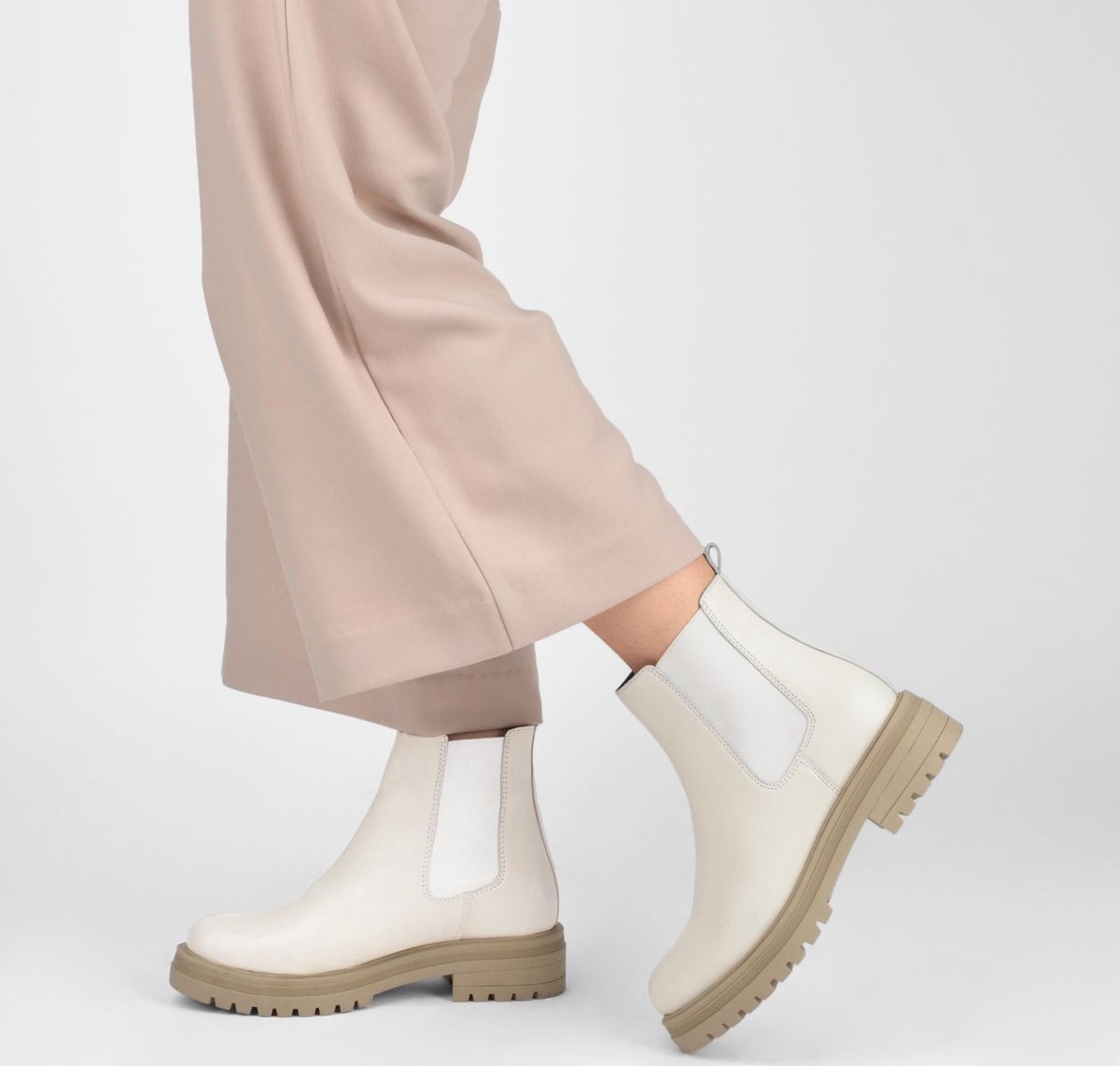 PS Poelman Mink Dames Leren Chelsea Korte EnkelLaarzen - 40 -  met Beige Zool en Elastiek - Crème Wi