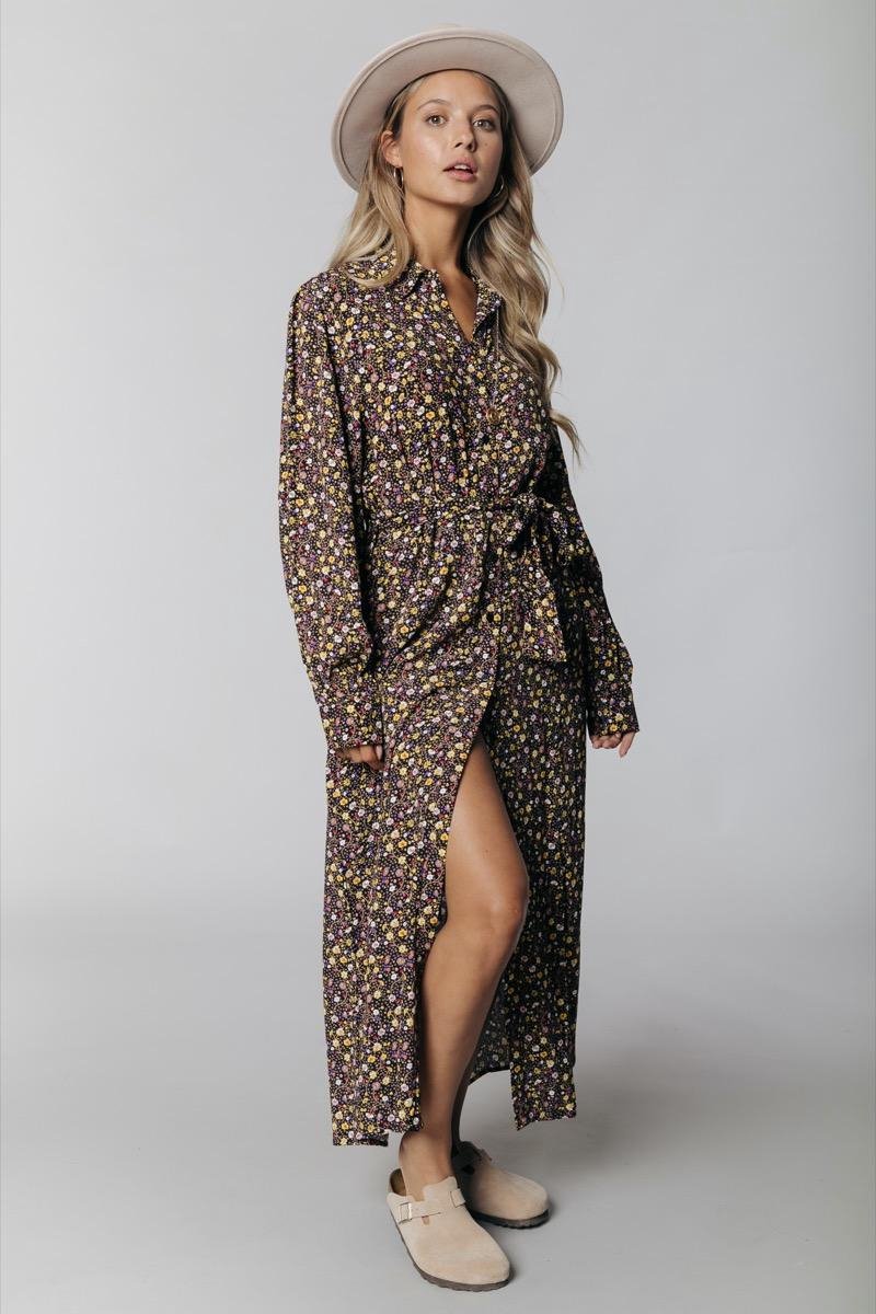 jurk, bloemetjes, lange mouw, kraag, riemtaille