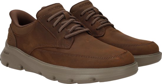 laarzen, bruine schoenen, luxe?, nieuwe?, veterschoenen