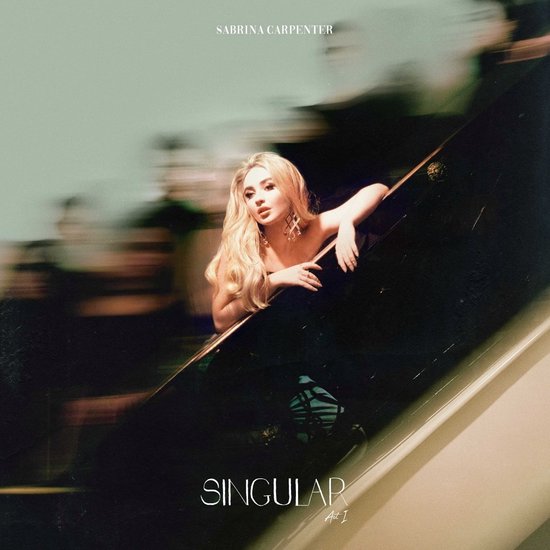 Sabrina-Carpenter-Singular-Act-I-LP Blond, Persoon, Portret, Advertentie, Vrouw, Blond, Persoon, Portret, Advertentie, Vrouw