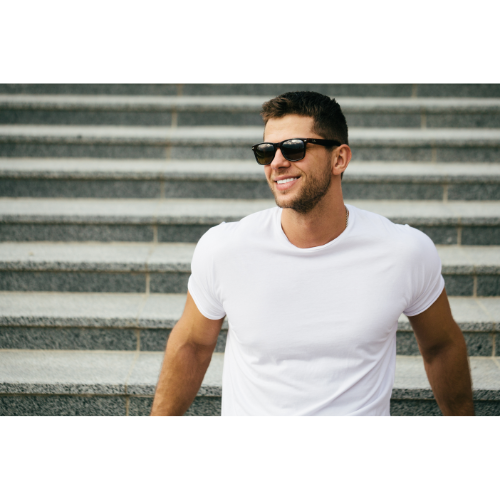 T-shirt, Zonnebril, Persoon, Glimlach, Man