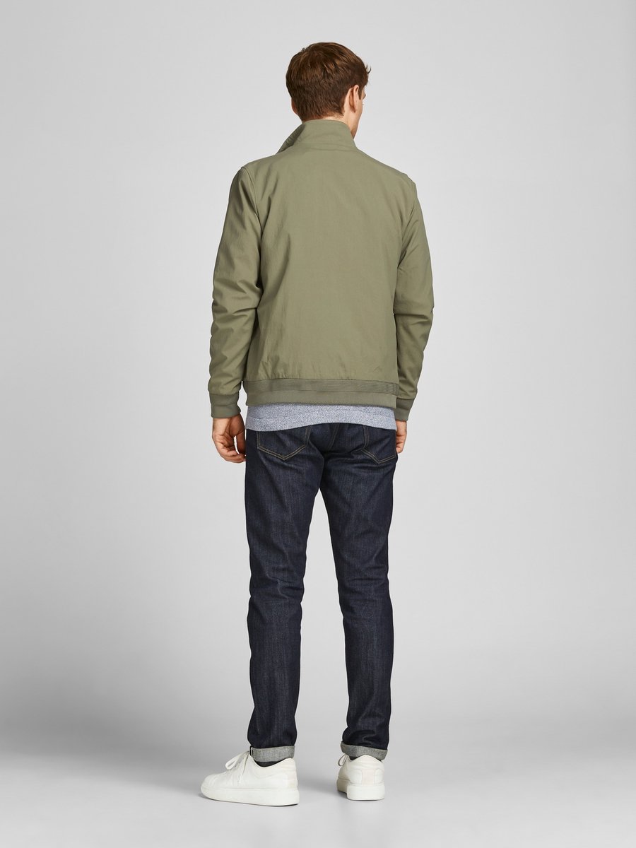 Jas, Broeken, Persoon, Staand, Lange mouwen, Jas, Broeken, Persoon, Staand, Lange mouwen