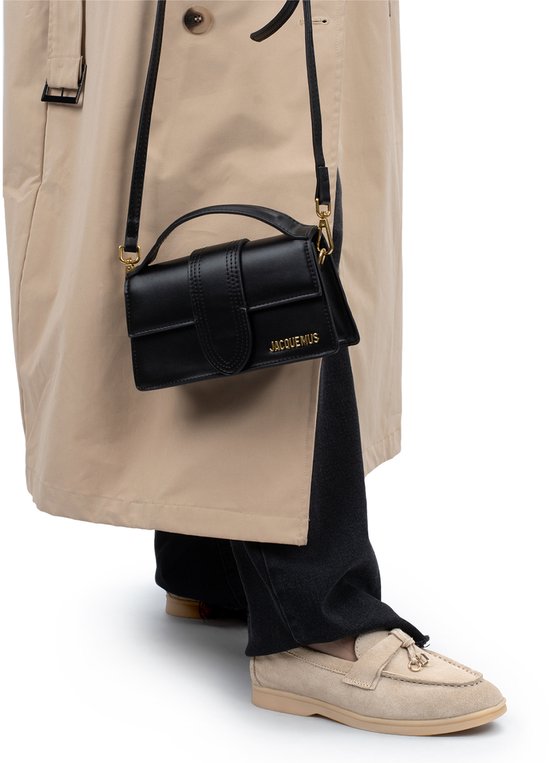 trenchcoat, beige, tas, schoudertas, kleine-zwarte-bag